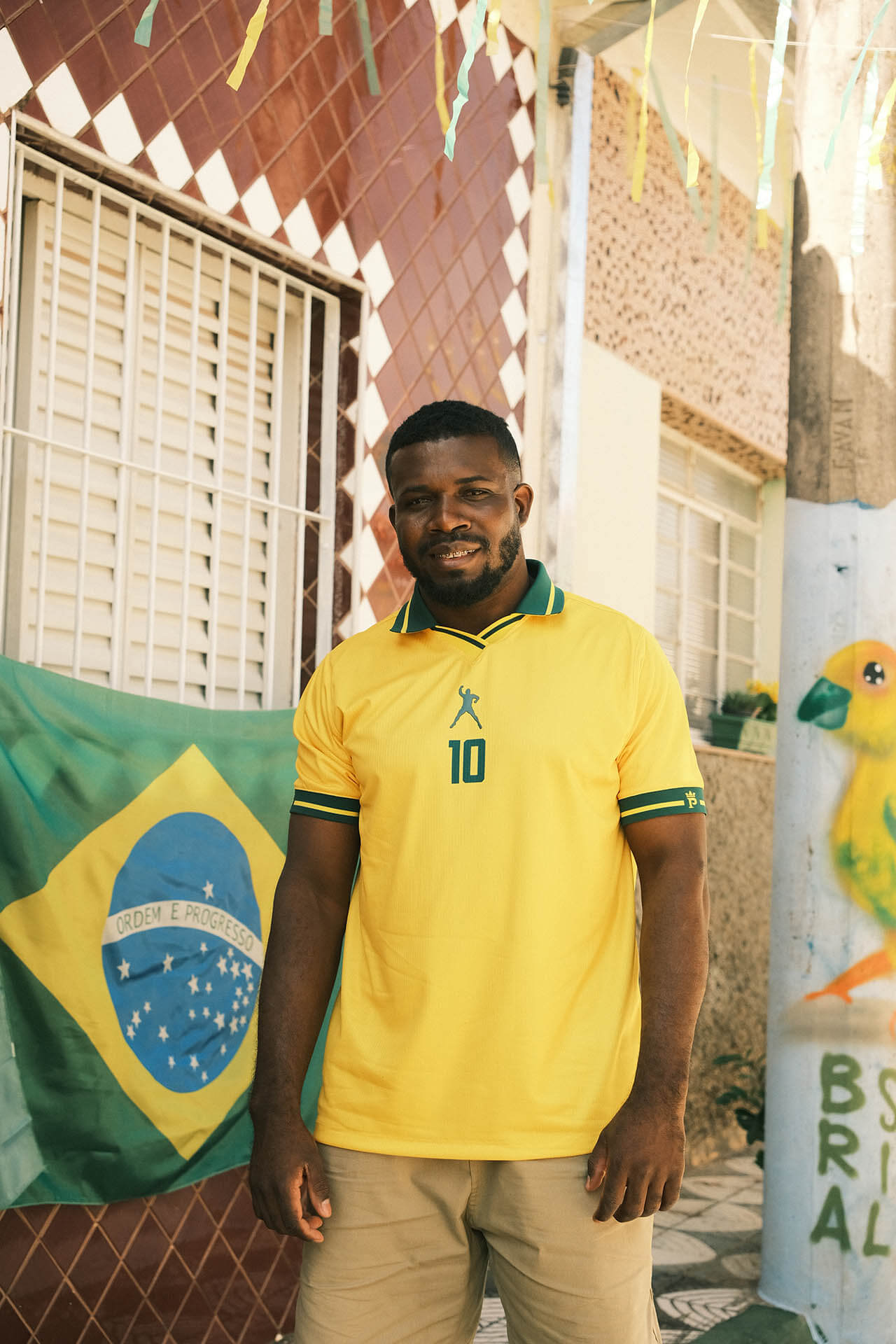 Athleta e Pelé apresentam coleção especial que celebra o legado do Rei do Futebol