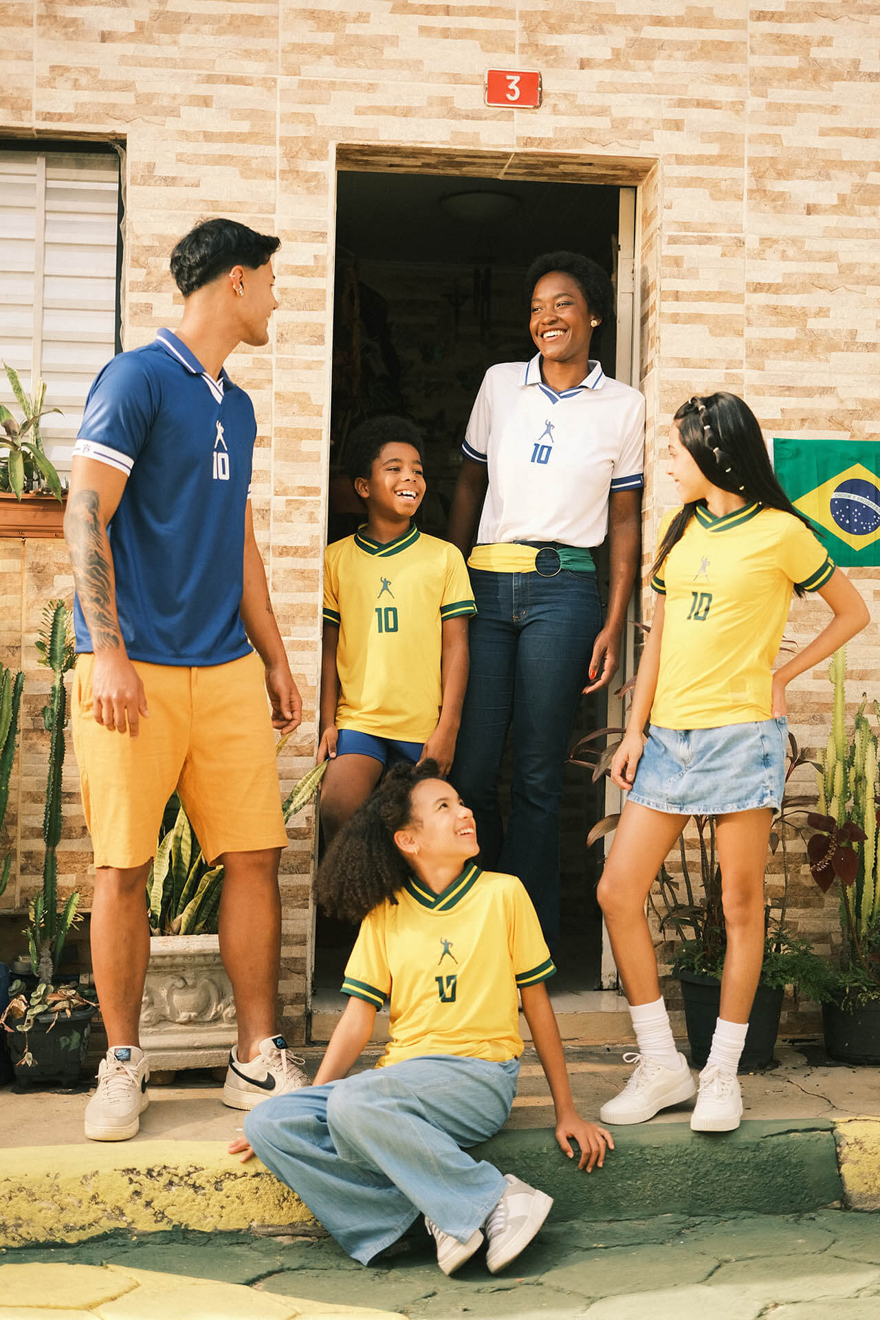 Athleta e Pelé apresentam coleção especial que celebra o legado do Rei do Futebol