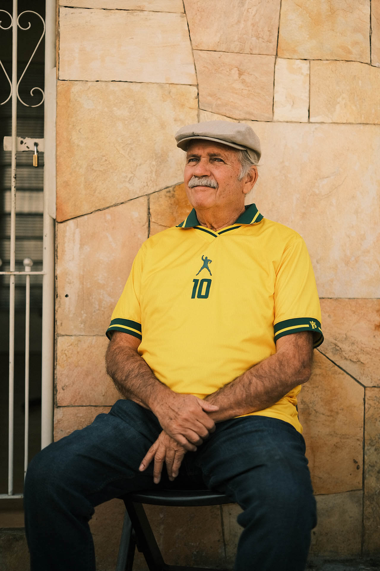 Athleta e Pelé apresentam coleção especial que celebra o legado do Rei do Futebol