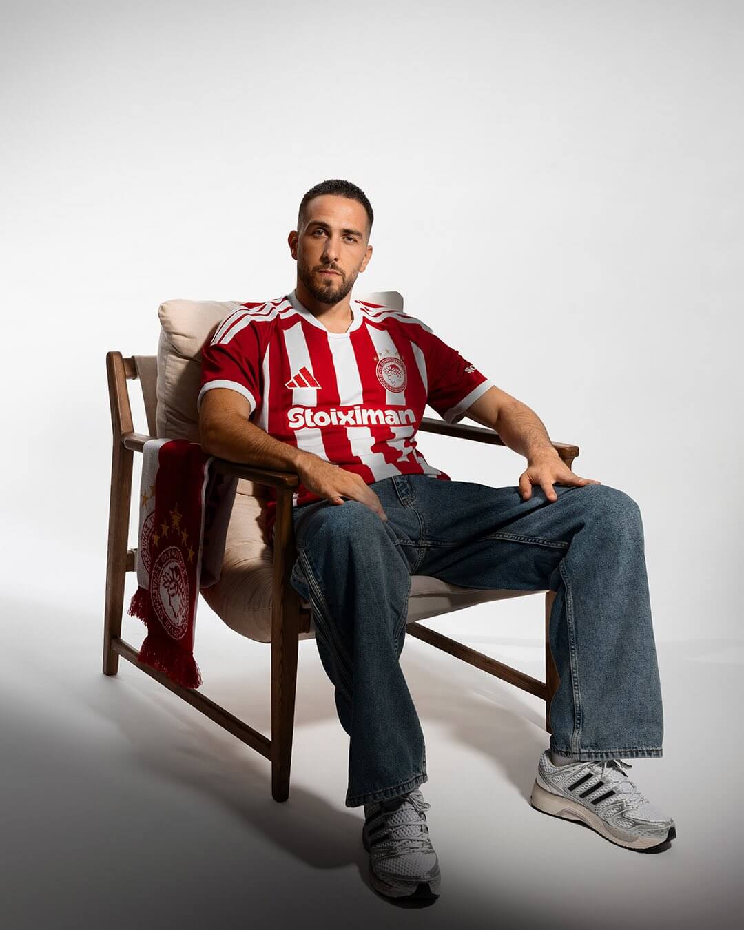 Camisa titular do Olympiacos 2026-2027 adidas