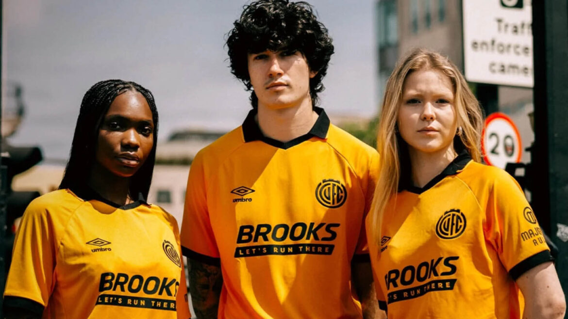 Camisa titular do Cambridge United 2026-2027 Umbro