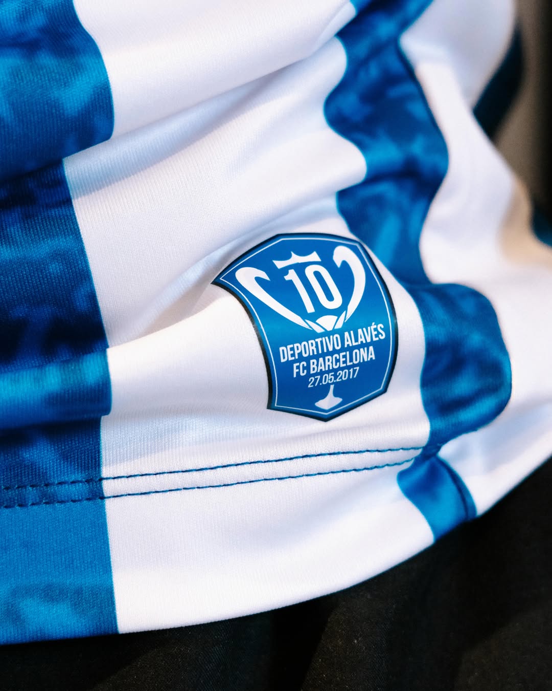 camisa titular alaves 2026-2027 macron