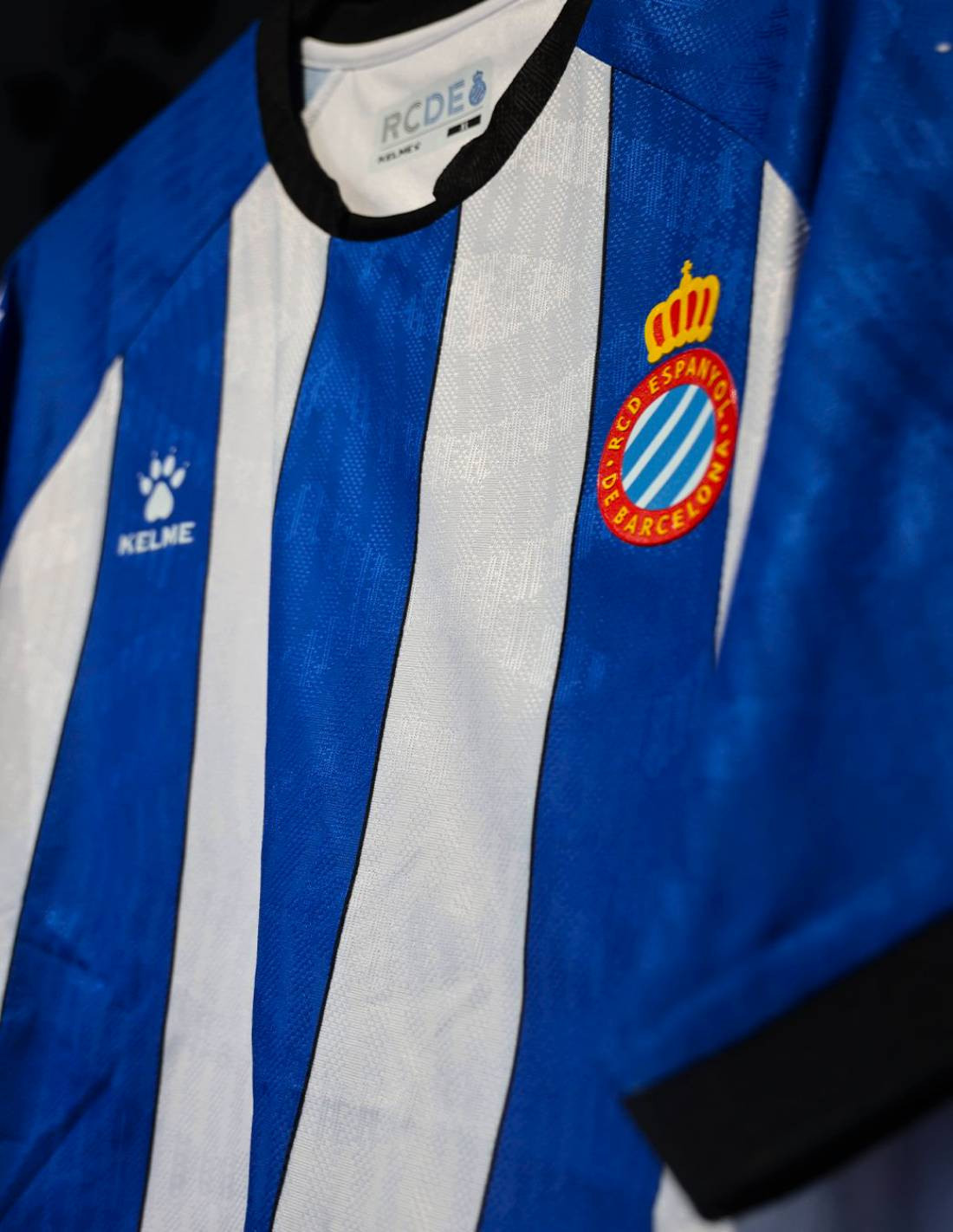 Camisa titular do Espanyol 2026-2027 Kelme