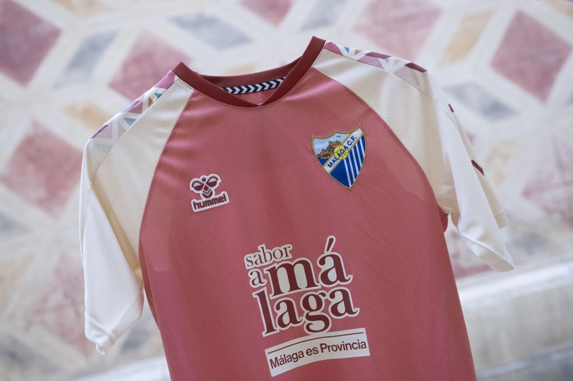 Camisa reserva do Malaga CF 2026-2027 Hummel