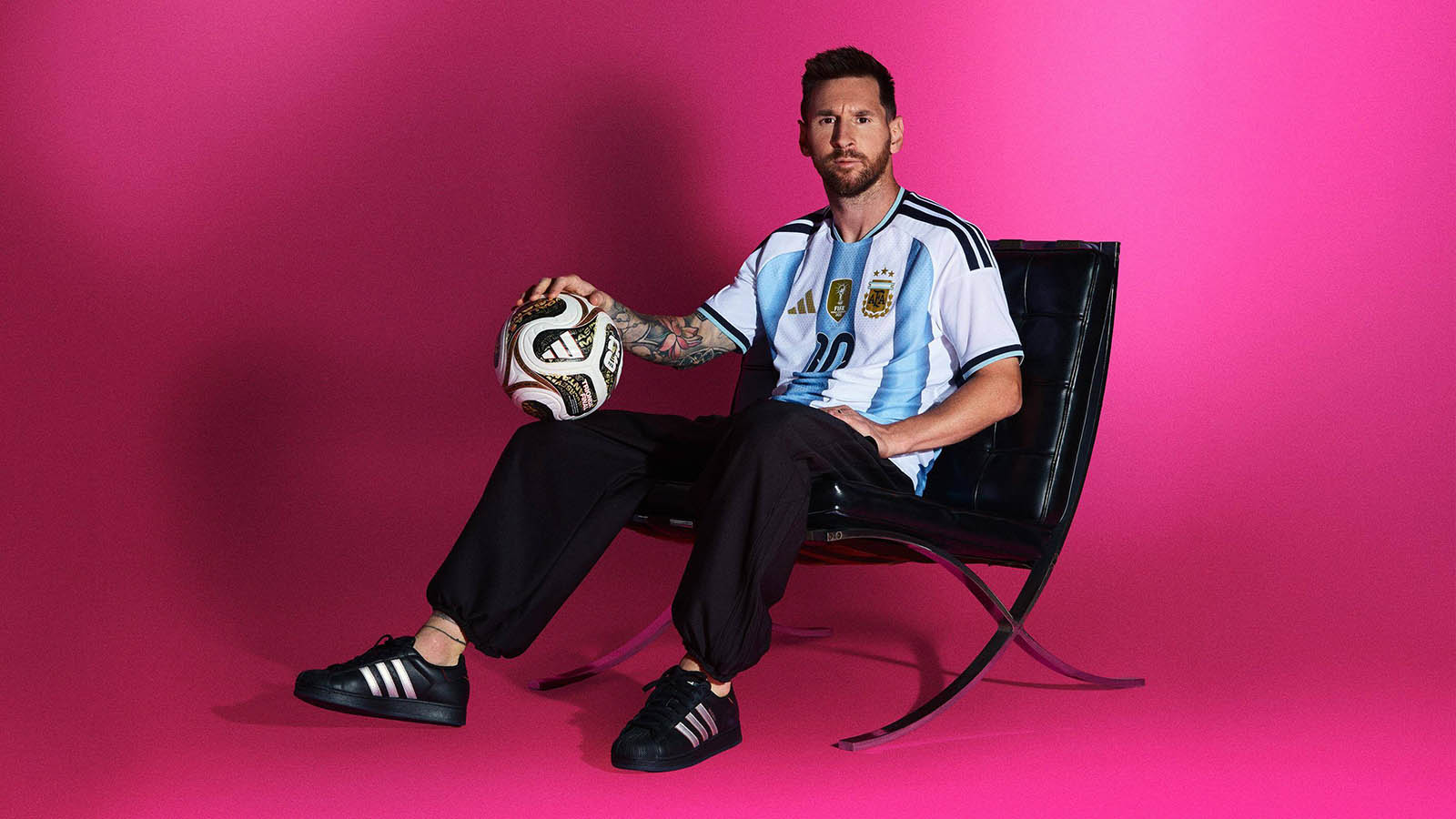 adidas revela a TRIONDA FINAL, bola das fases decisivas da Copa do Mundo 2026