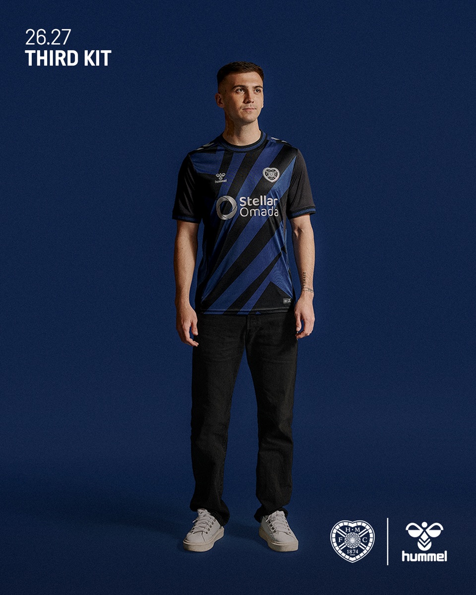 Terceira camisa hearts 2026-2027 hummel