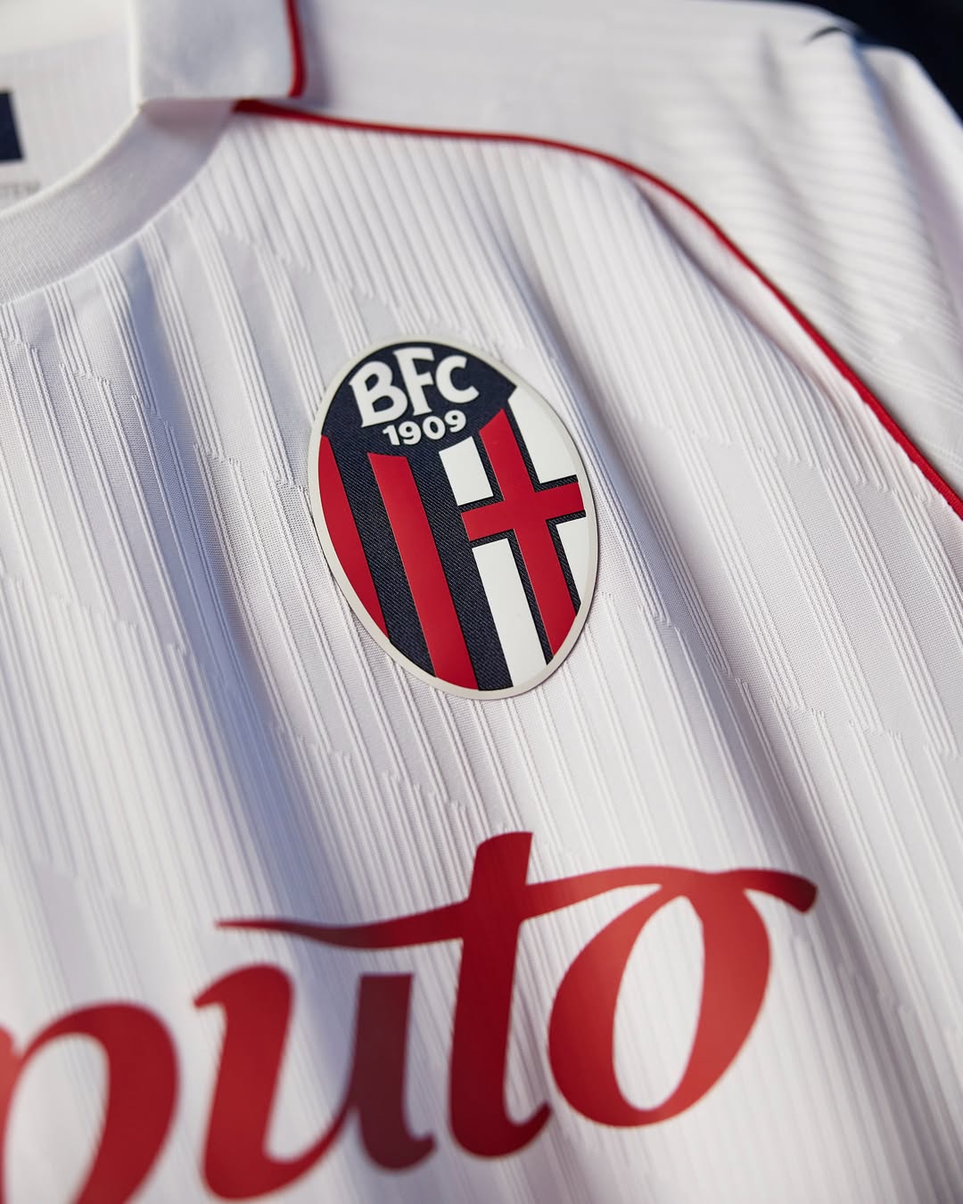 Camisa reserva do Bologna 2026-2027 Macron