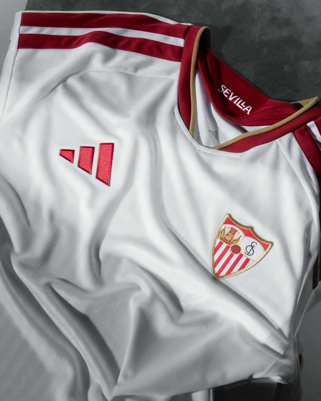 Camisa titular do Sevilla 2026-2027 adidas