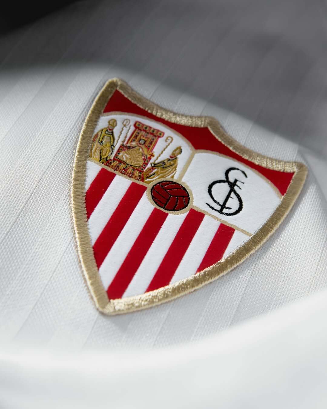 Camisa titular do Sevilla 2026-2027 adidas