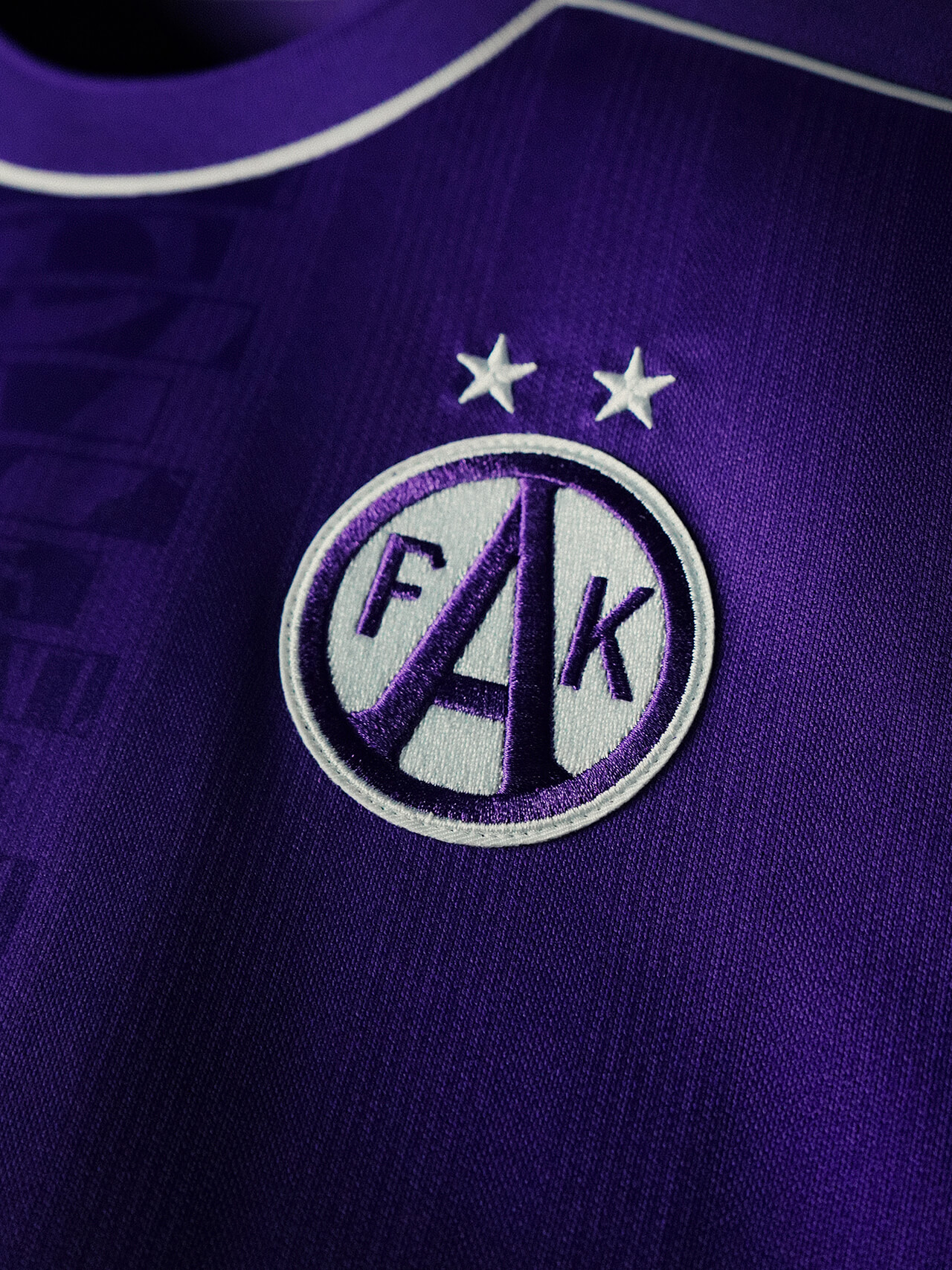FK Austria Wien e Macron revelam novas camisas 2026-2027