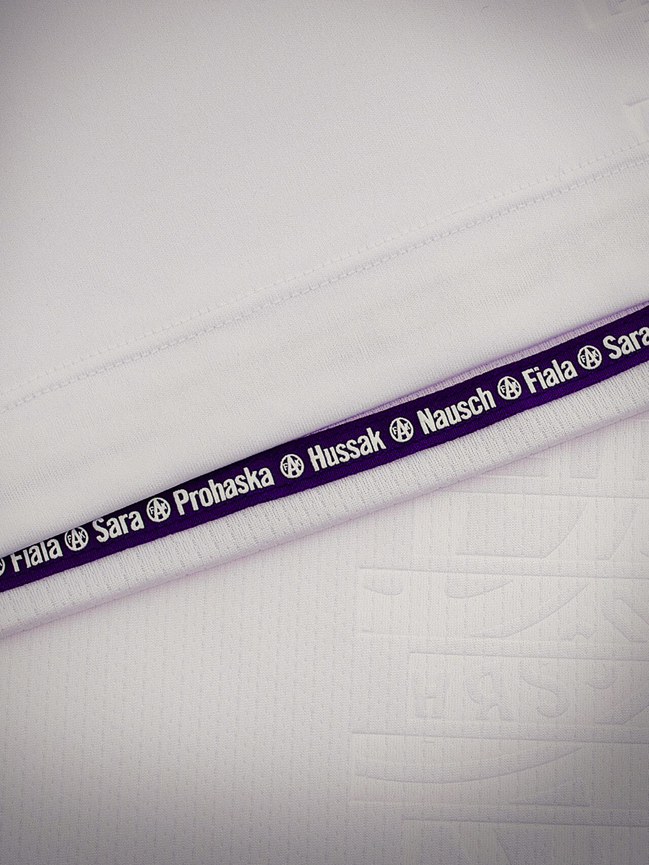 FK Austria Wien e Macron revelam novas camisas 2026-2027