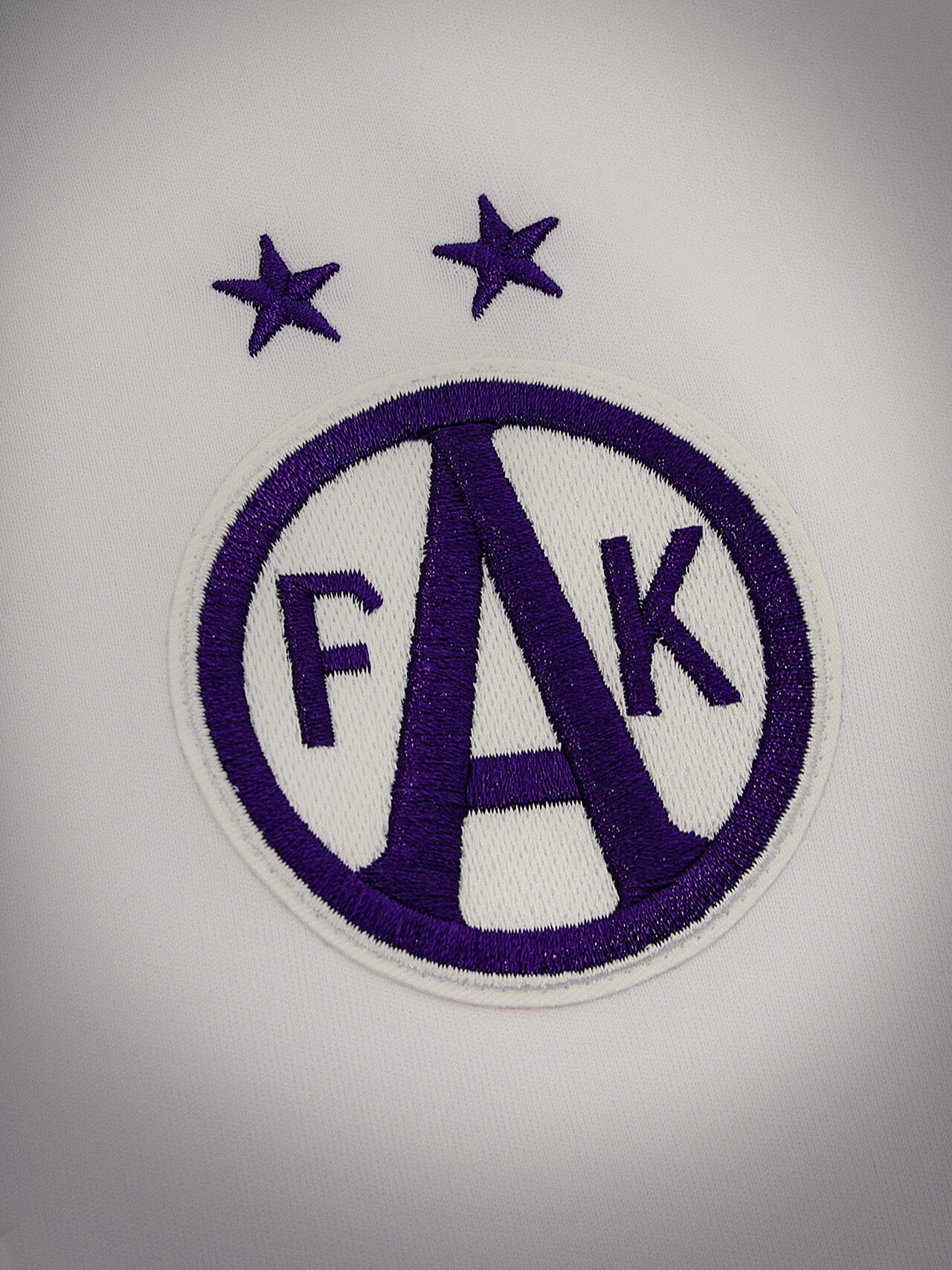 FK Austria Wien e Macron revelam novas camisas 2026-2027