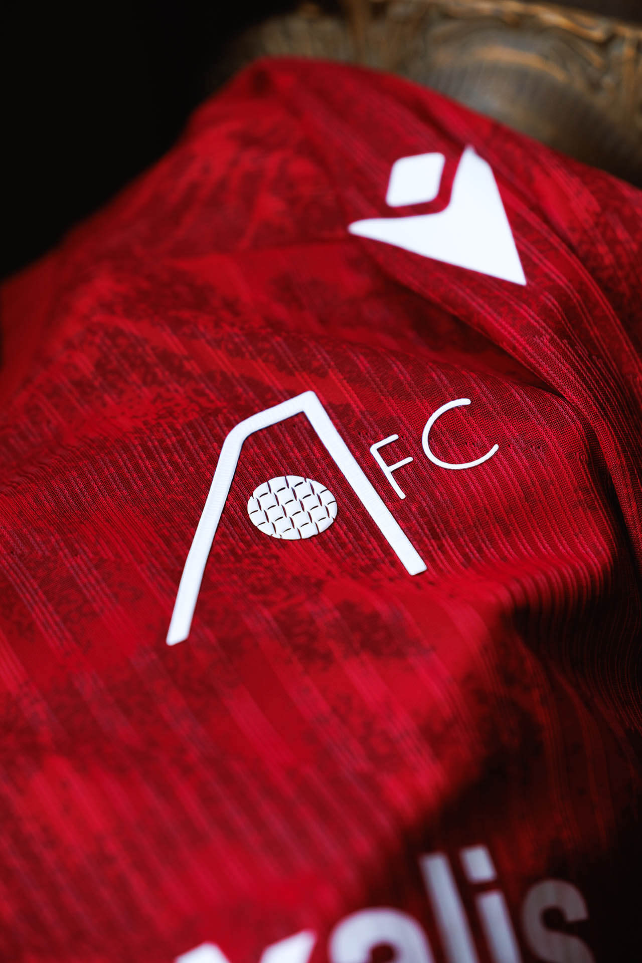 Aberdeen FC lança nova camisa titular 2026-2027 assinada pela Macron