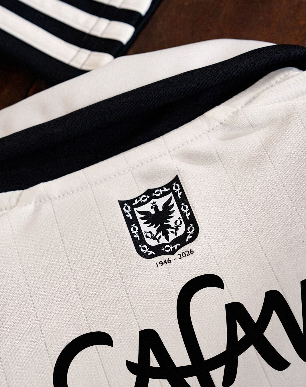 Camisa dos 80 anos do Millonarios 2026 adidas