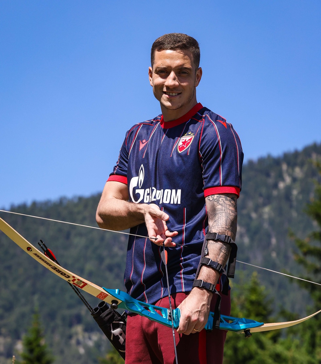 Camisa reserva Estrela Vermelha 2026-2027 Macron