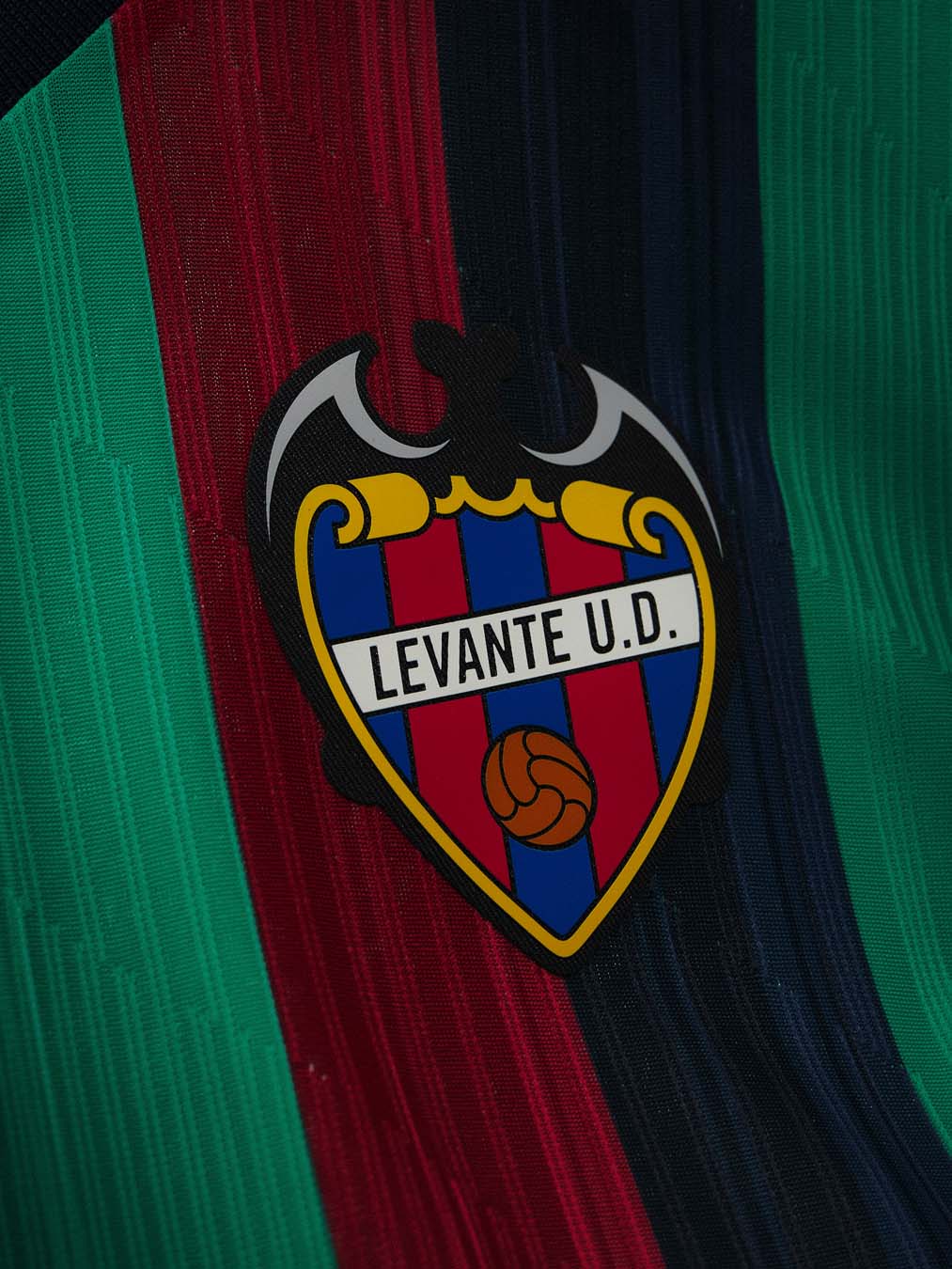 Terceira camisa do Levante 2026-2027 Macron