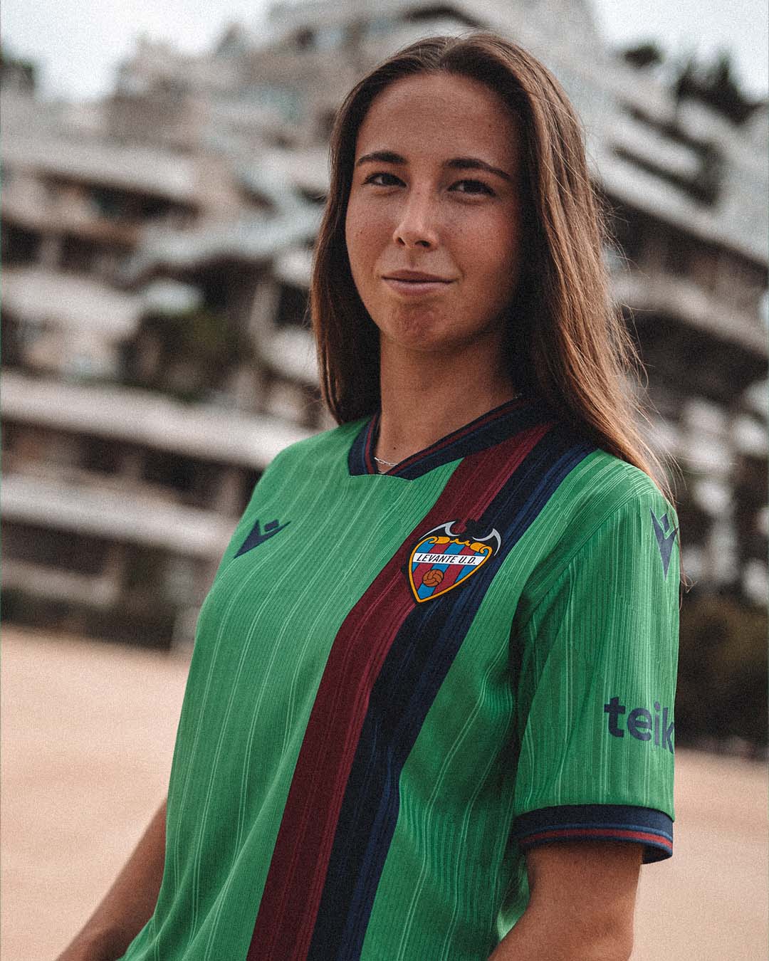 Terceira camisa do Levante 2026-2027 Macron