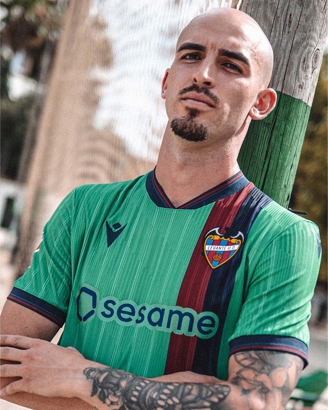 Terceira camisa do Levante 2026-2027 Macron