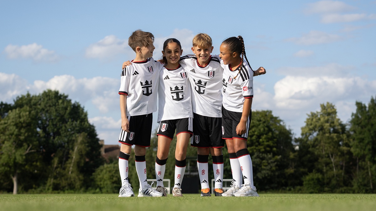 Camisa titular do Fulham FC 2026-2027 adidas