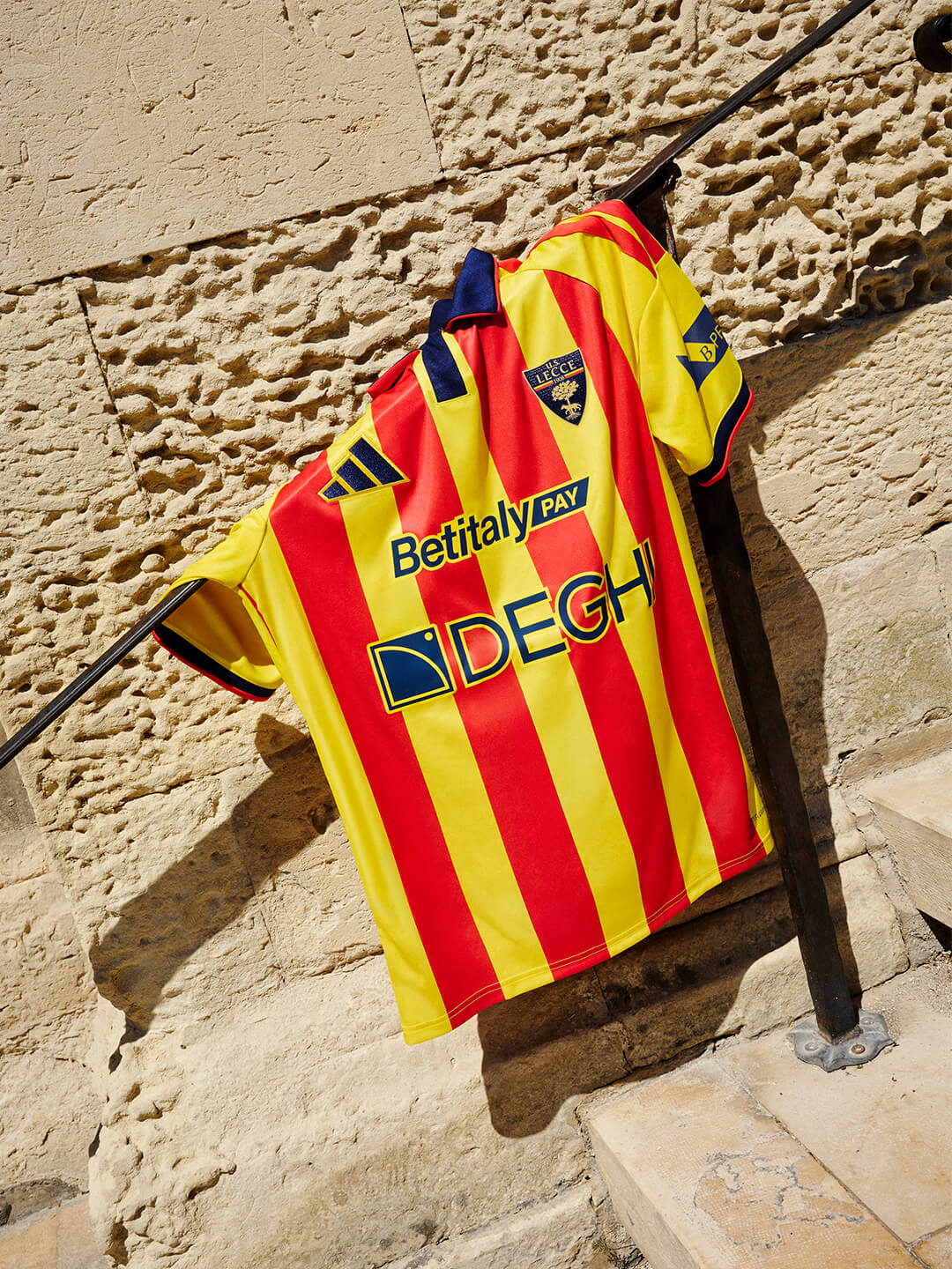 Camisa titular do US Lecce 2026-2027 adidas