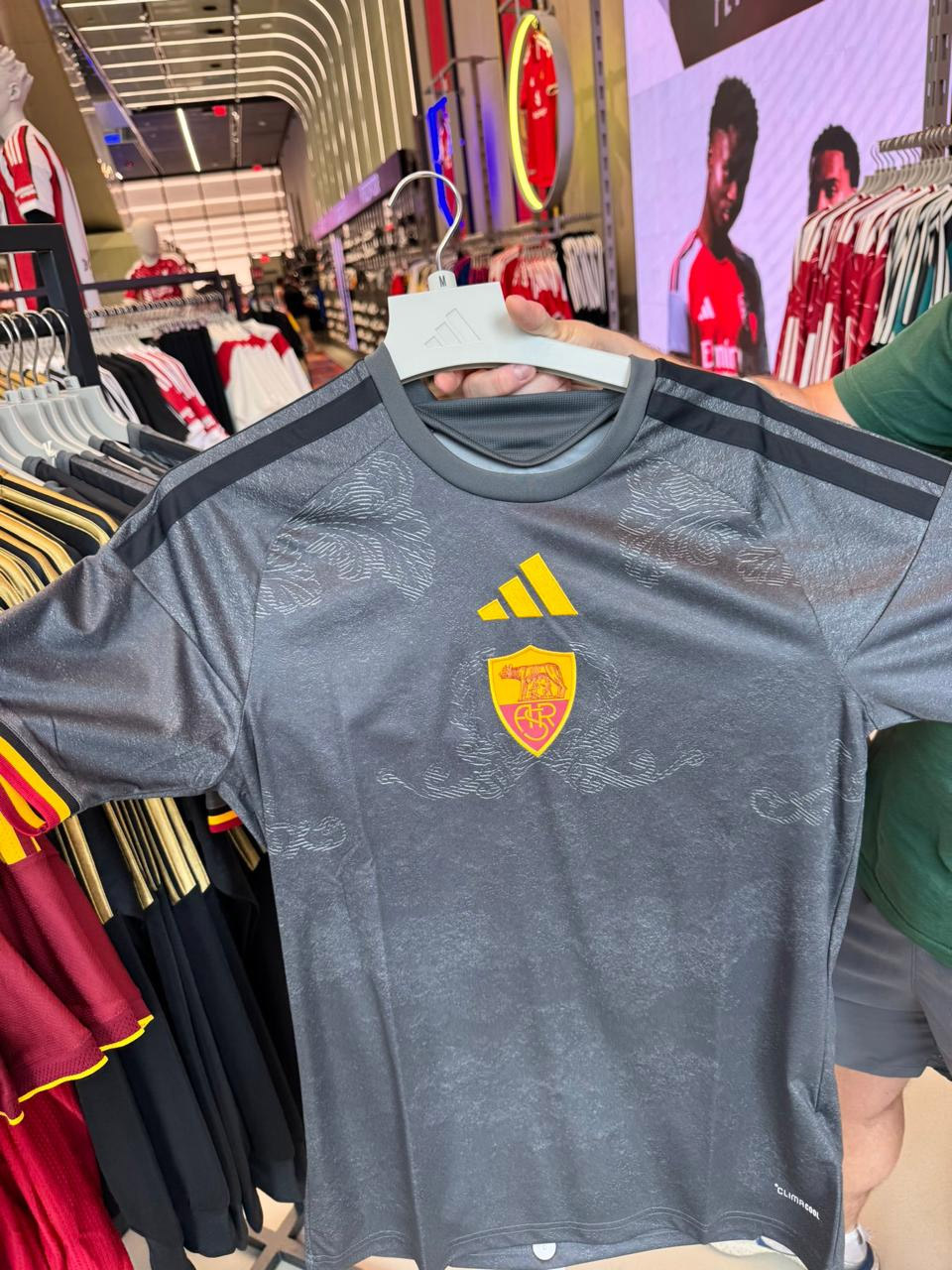 Terceira camisa da Roma 2026-2027 adidas
