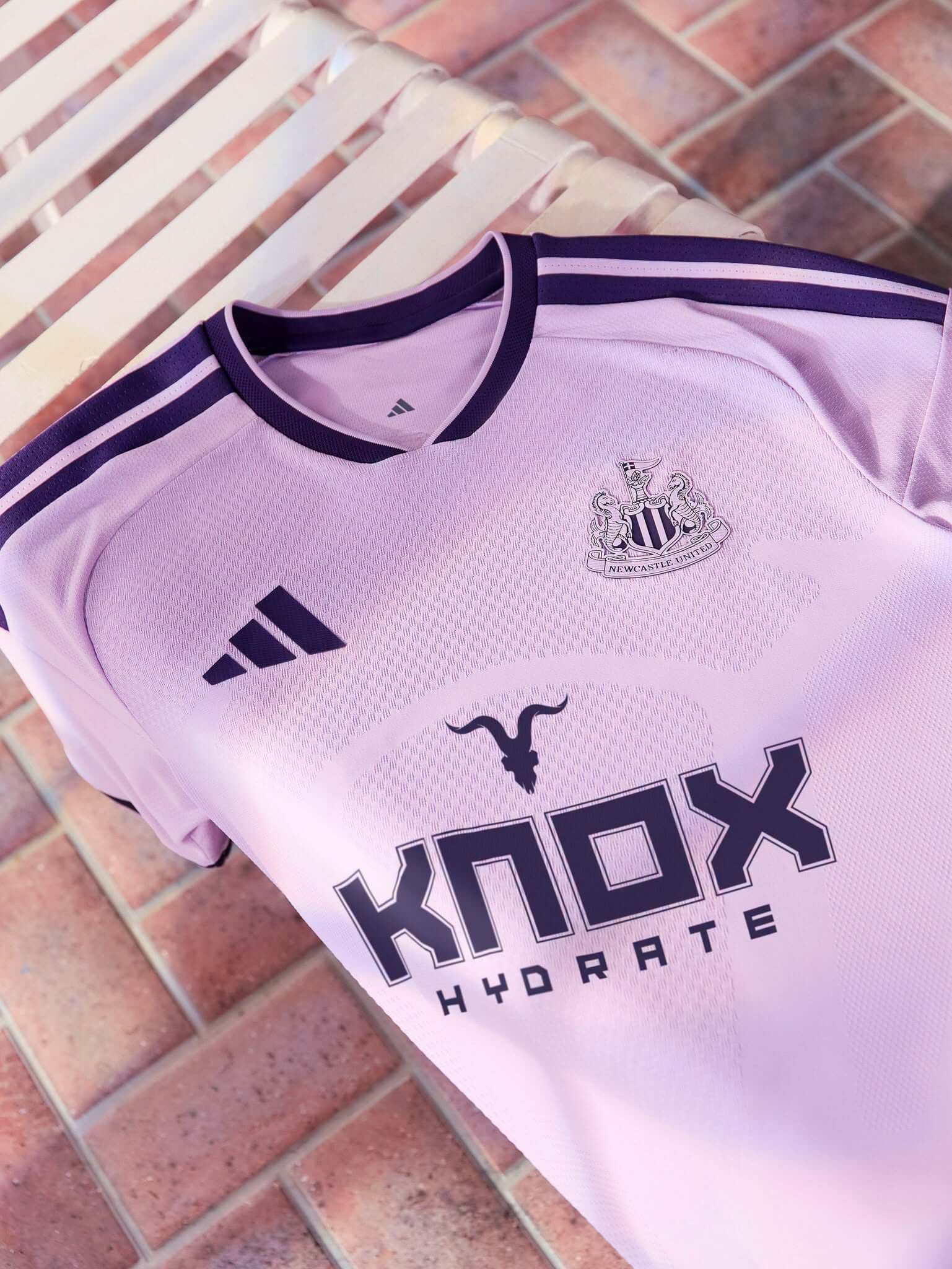 Terceira camisa do Newcastle United 2026-2027 adidas kit