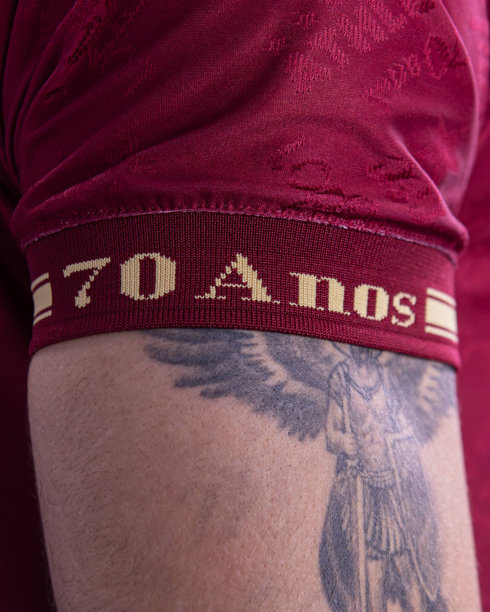 Londrina lança camisa comemorativa de 70 anos com a Athleta