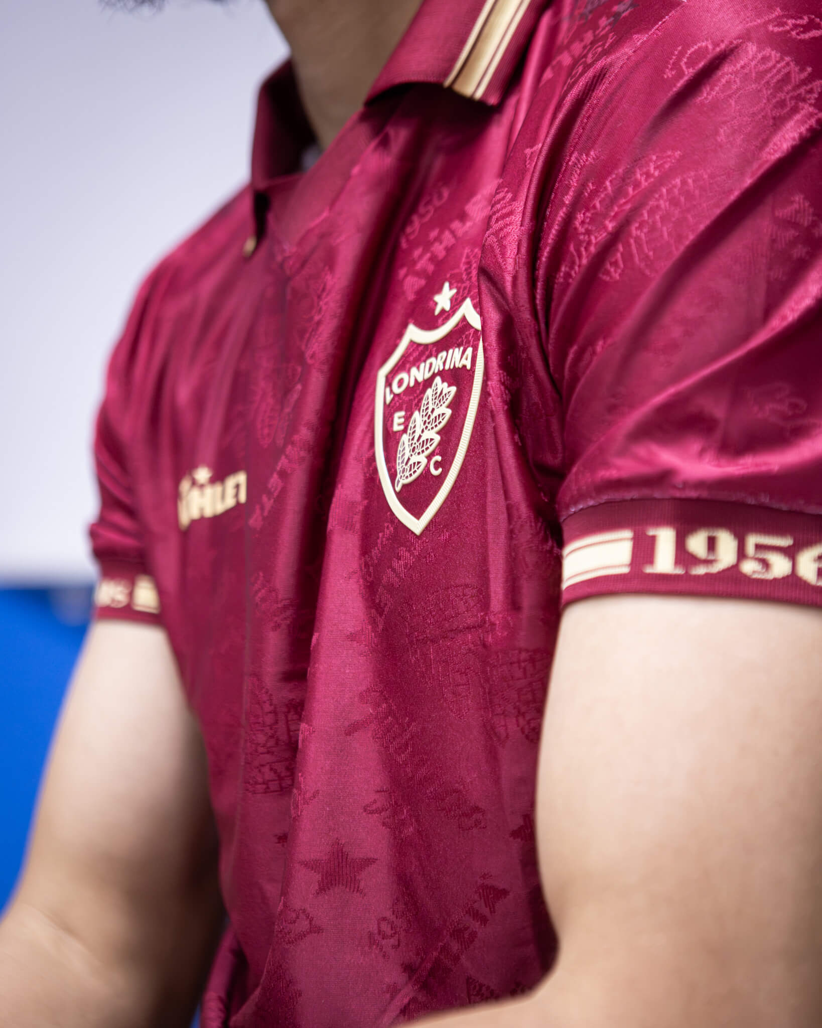 Londrina lança camisa comemorativa de 70 anos com a Athleta