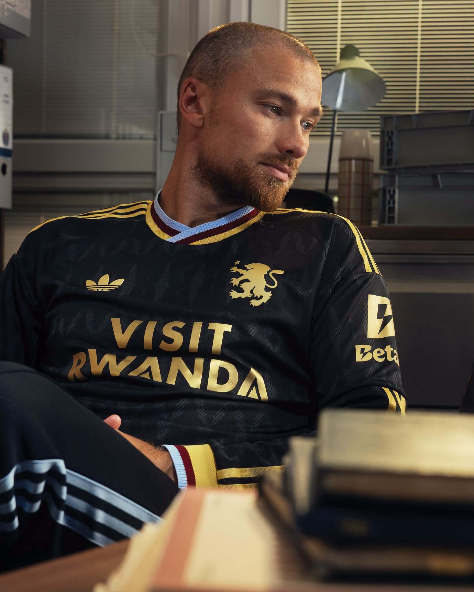 Camisa reserva do Aston Villa 2026-2027 adidas