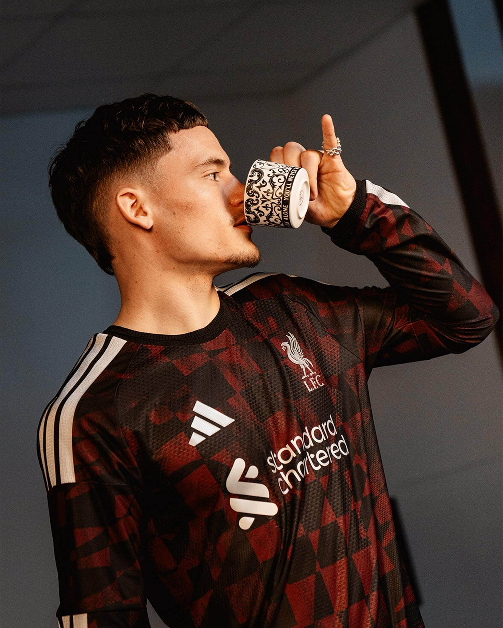 Terceira camisa do Liverpool FC 2026-2027 adidas