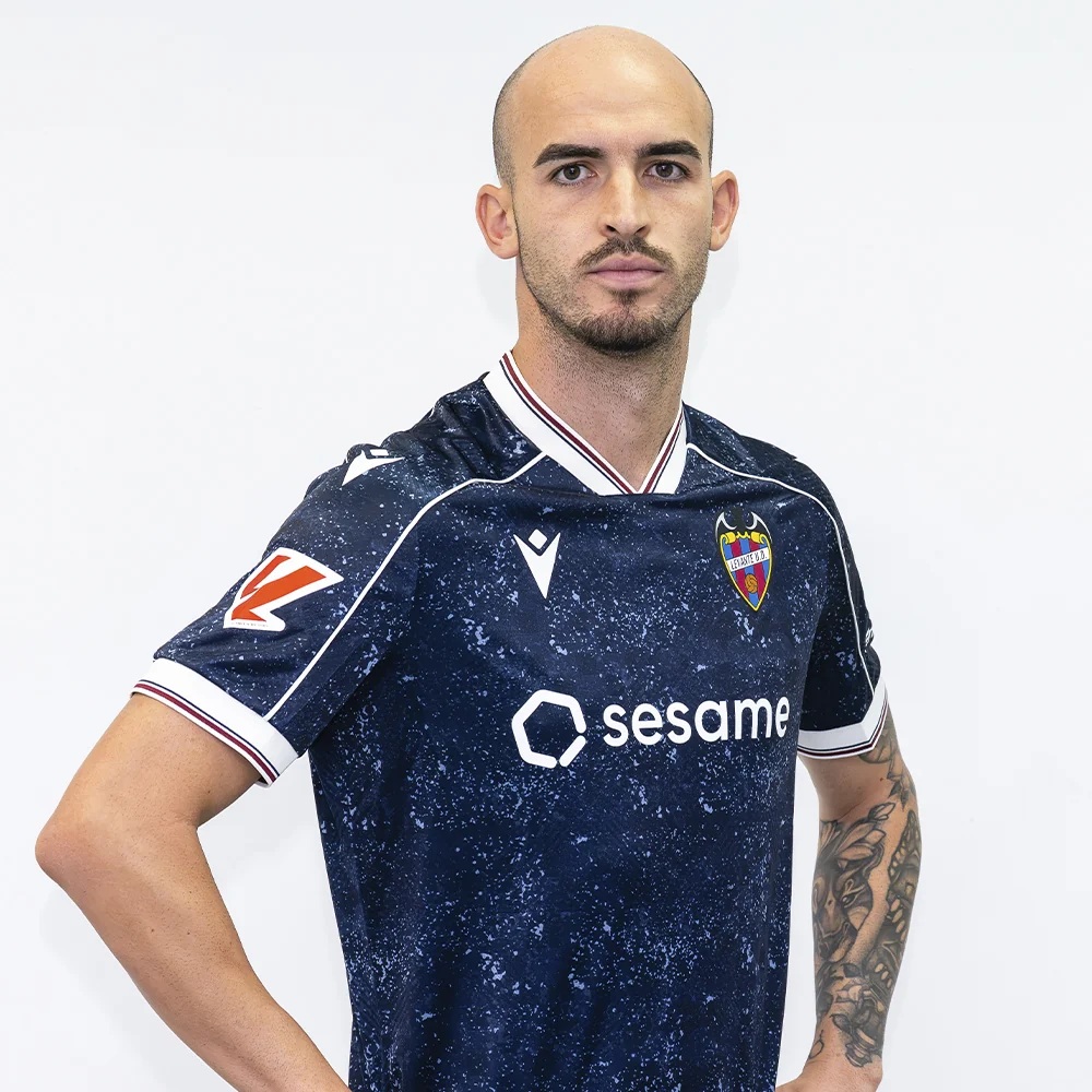 Quarta camisa do Levante UD 2026-2027 Macron