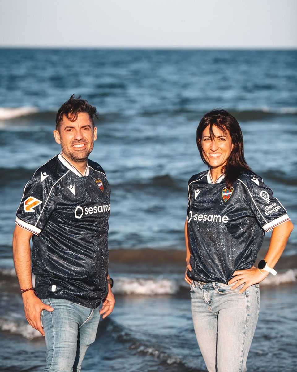 Quarta camisa do Levante UD 2026-2027 Macron