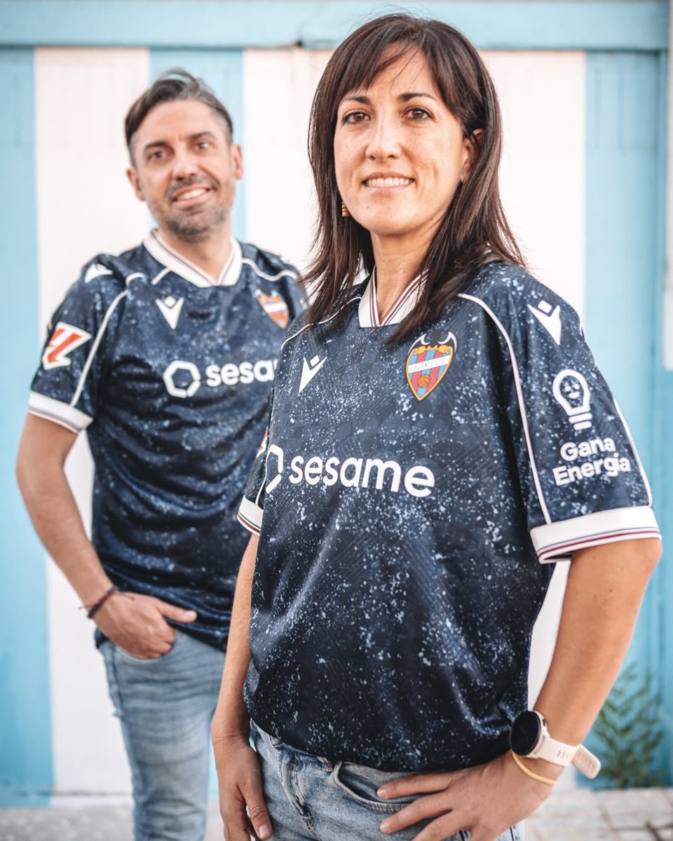 Quarta camisa do Levante UD 2026-2027 Macron