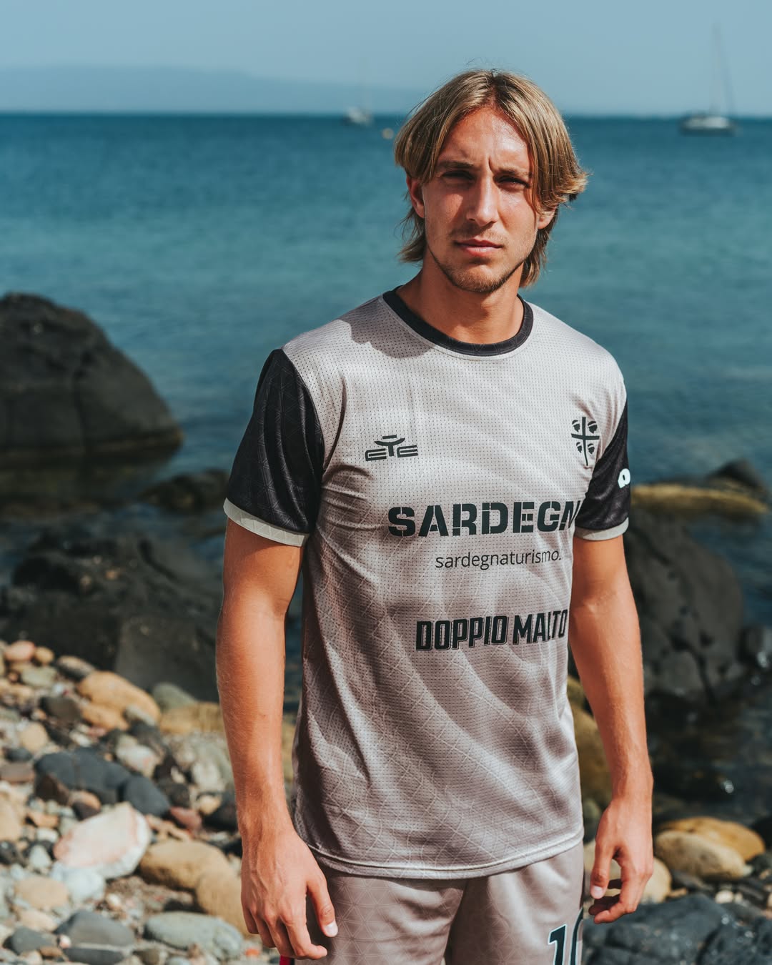 Terceira camisa do Cagliari 2026-2027 EYE Sport