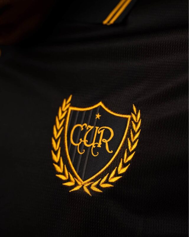 Camisa dos 135 anos do Peñarol 2026 PUMA