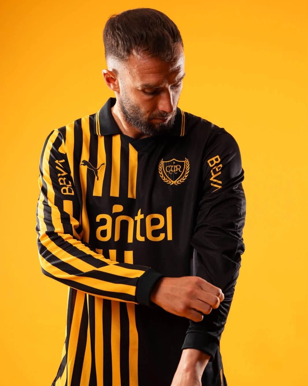 Camisa dos 135 anos do Peñarol 2026 PUMA