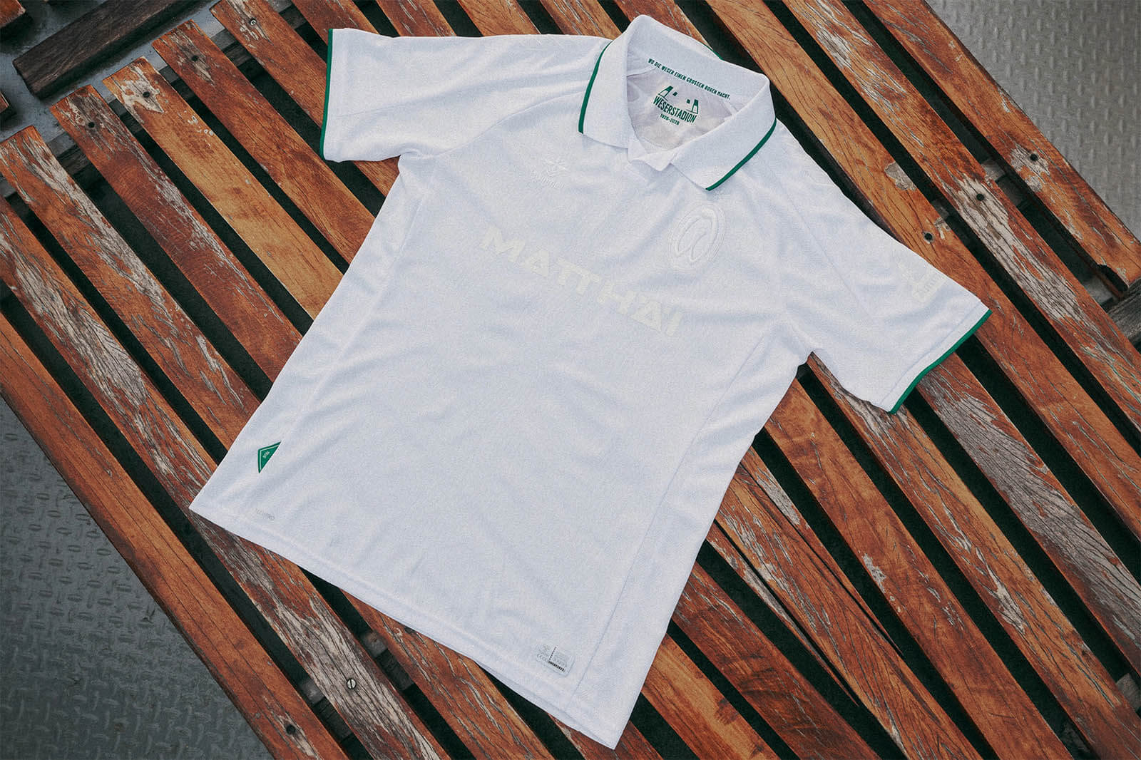 Camisa especial do Werder Bremen 100 anos do Weserstadion 2026 Hummel