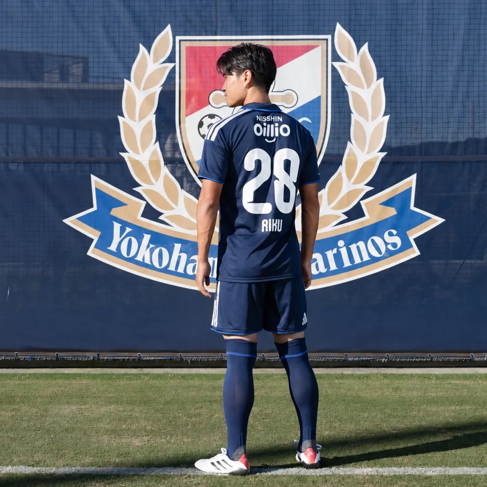 Camisa especial Yokohama F. Marinos 2026 adidas