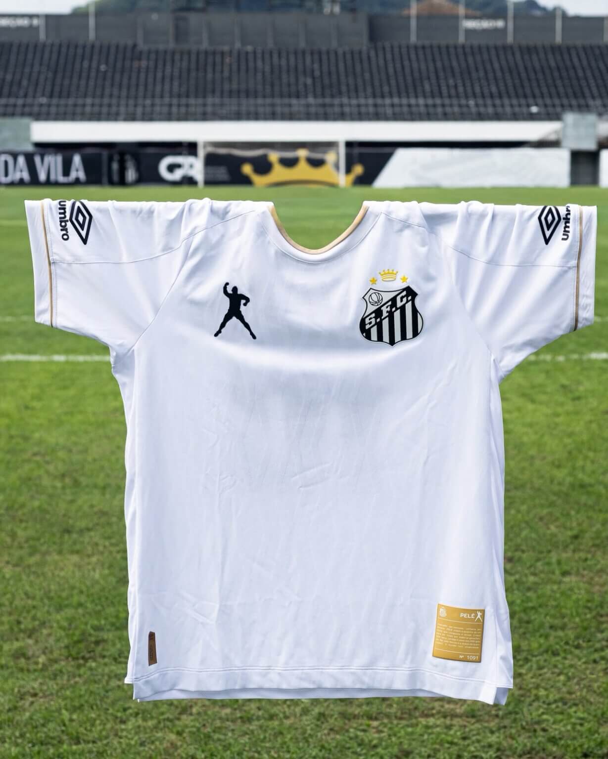 Camisas do Santos Umbro e Pelé Brand