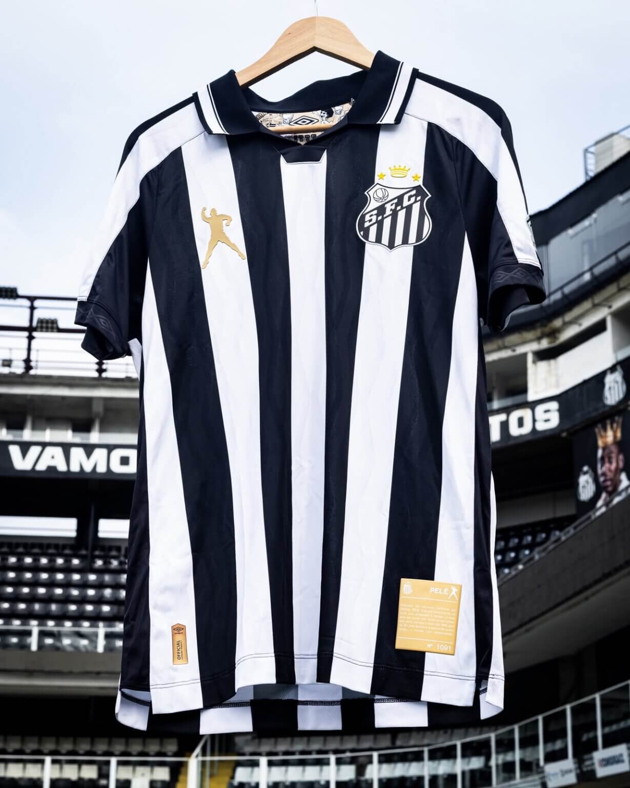 Camisas do Santos Umbro e Pelé Brand