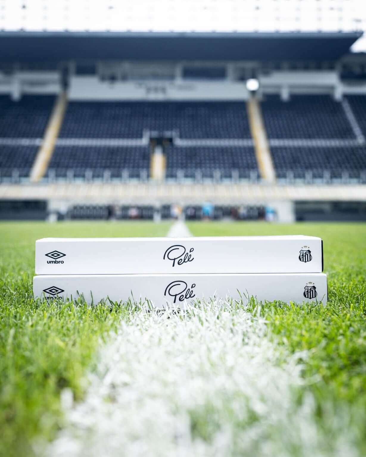 Camisas do Santos Umbro e Pelé Brand