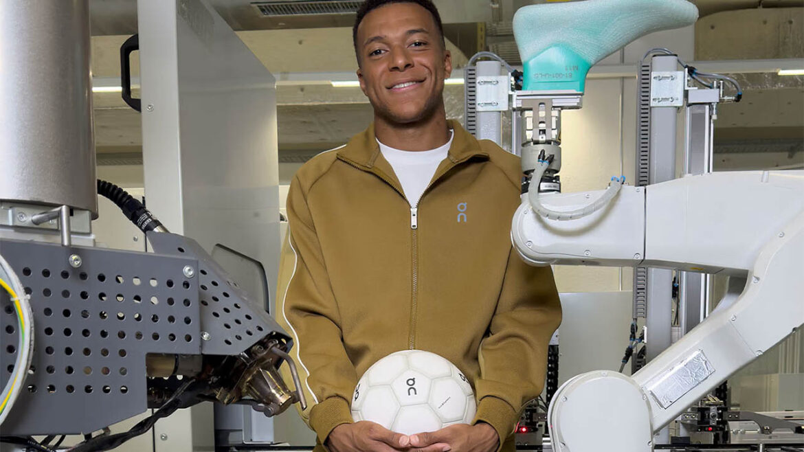 Chuteira Mbappe On