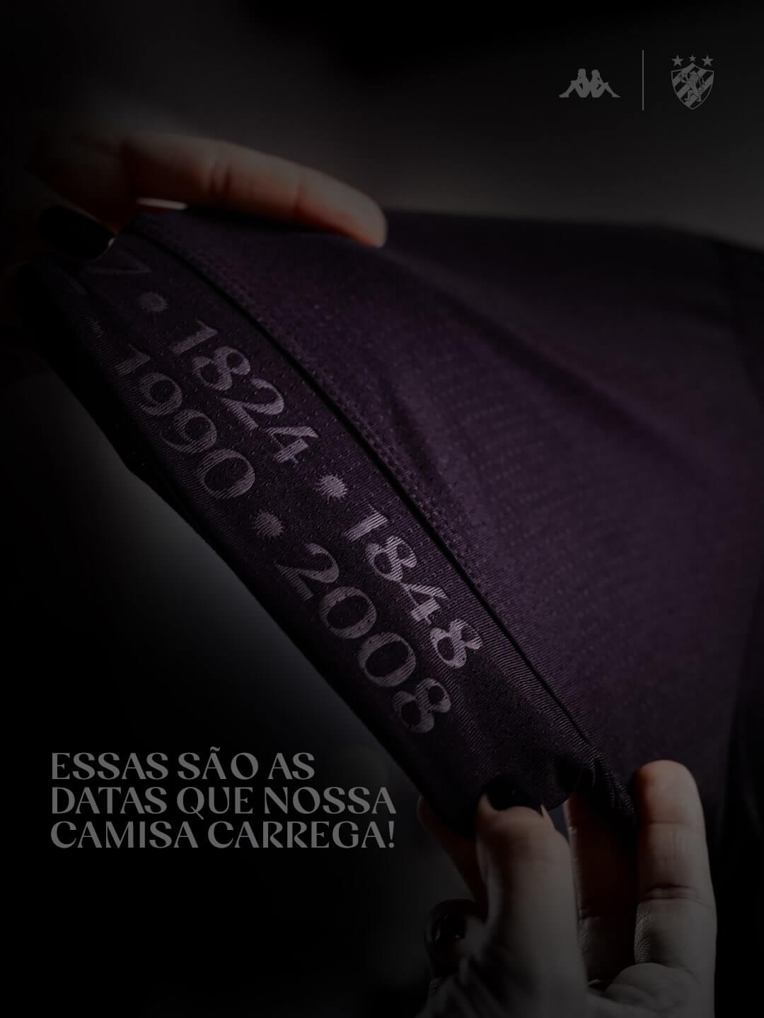 O clube também esclareceu que algumas unidades da versão masculina poderão apresentar o patrocínio da Betnacional, já que foram produzidas antes da publicação da Medida Provisória nº 1.394/2026.
Terceira camisa do Sport Recife 2026-2027 Kappa