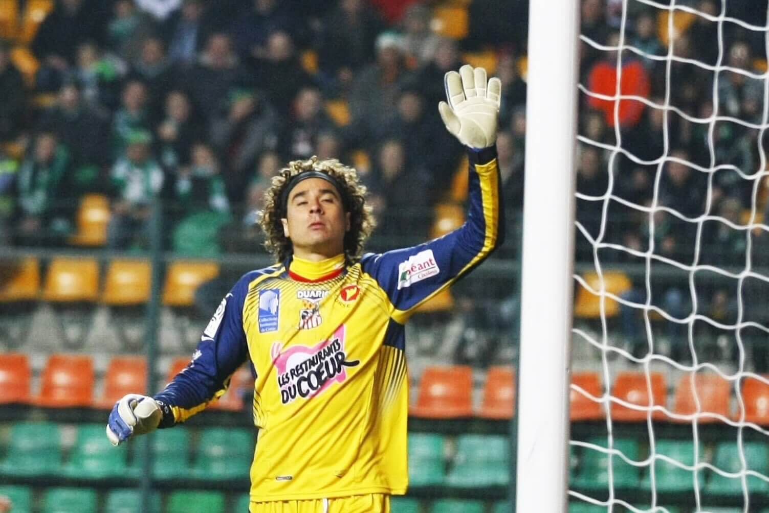 AC Ajaccio e adidas camisa despedida Ochoa