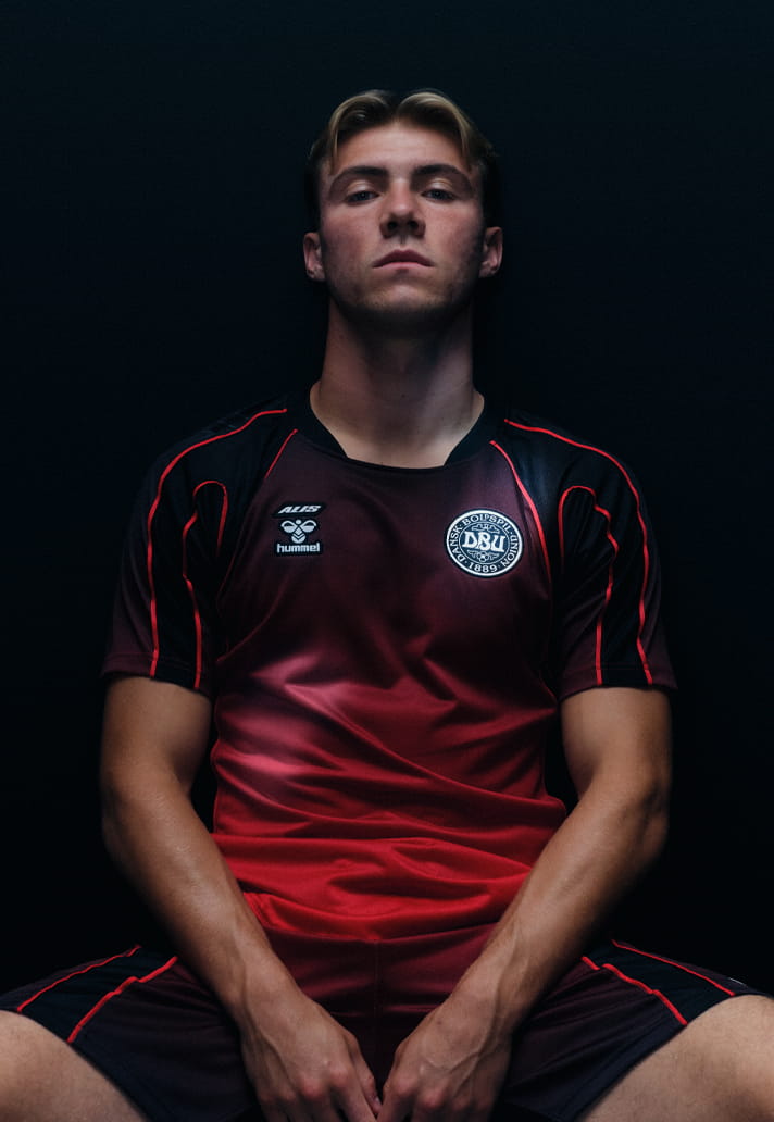 Dinamarca x Hummel x Alis