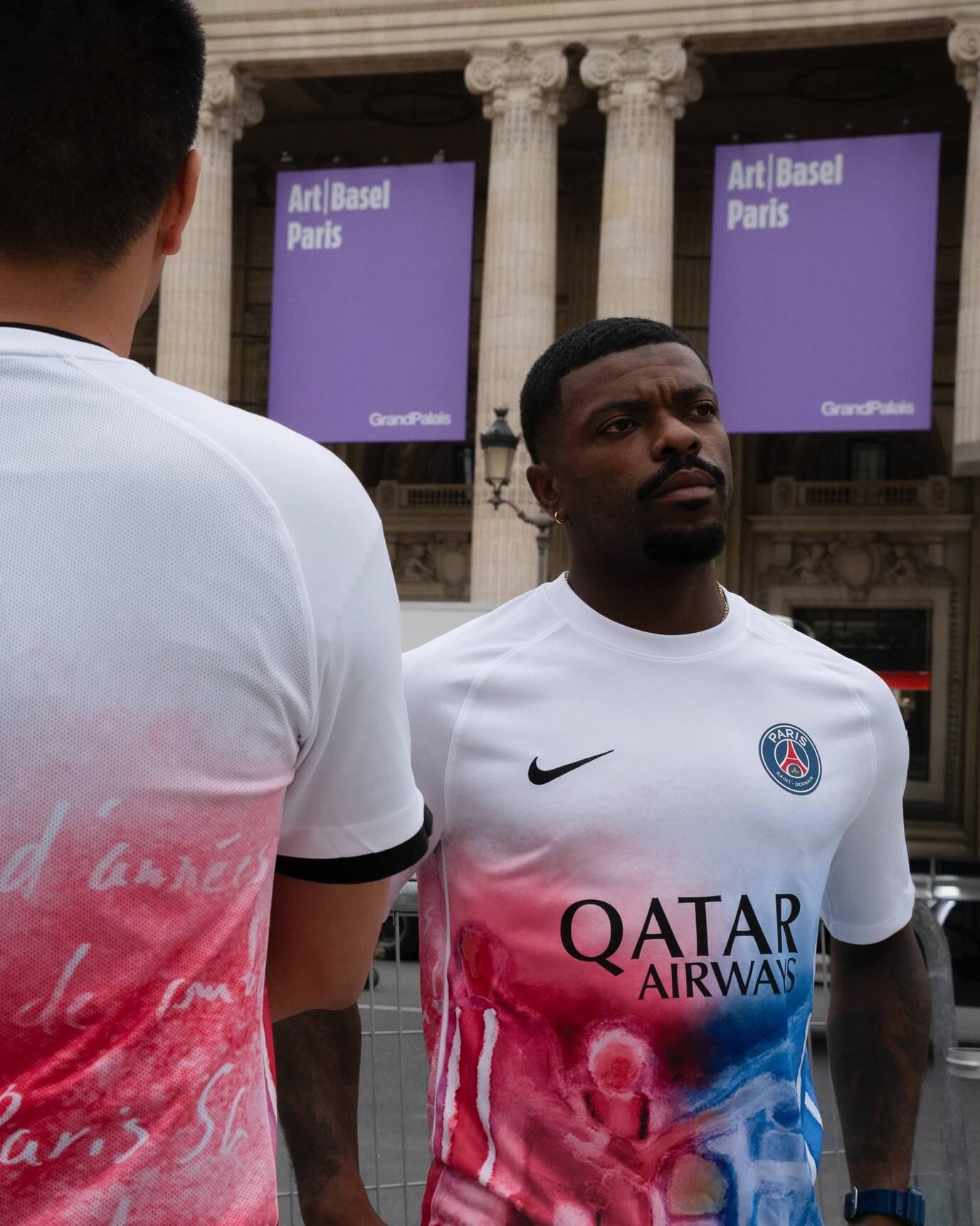 Camisa pré-jogo PSG Art Basel 2026 Nadjib Ben Ali