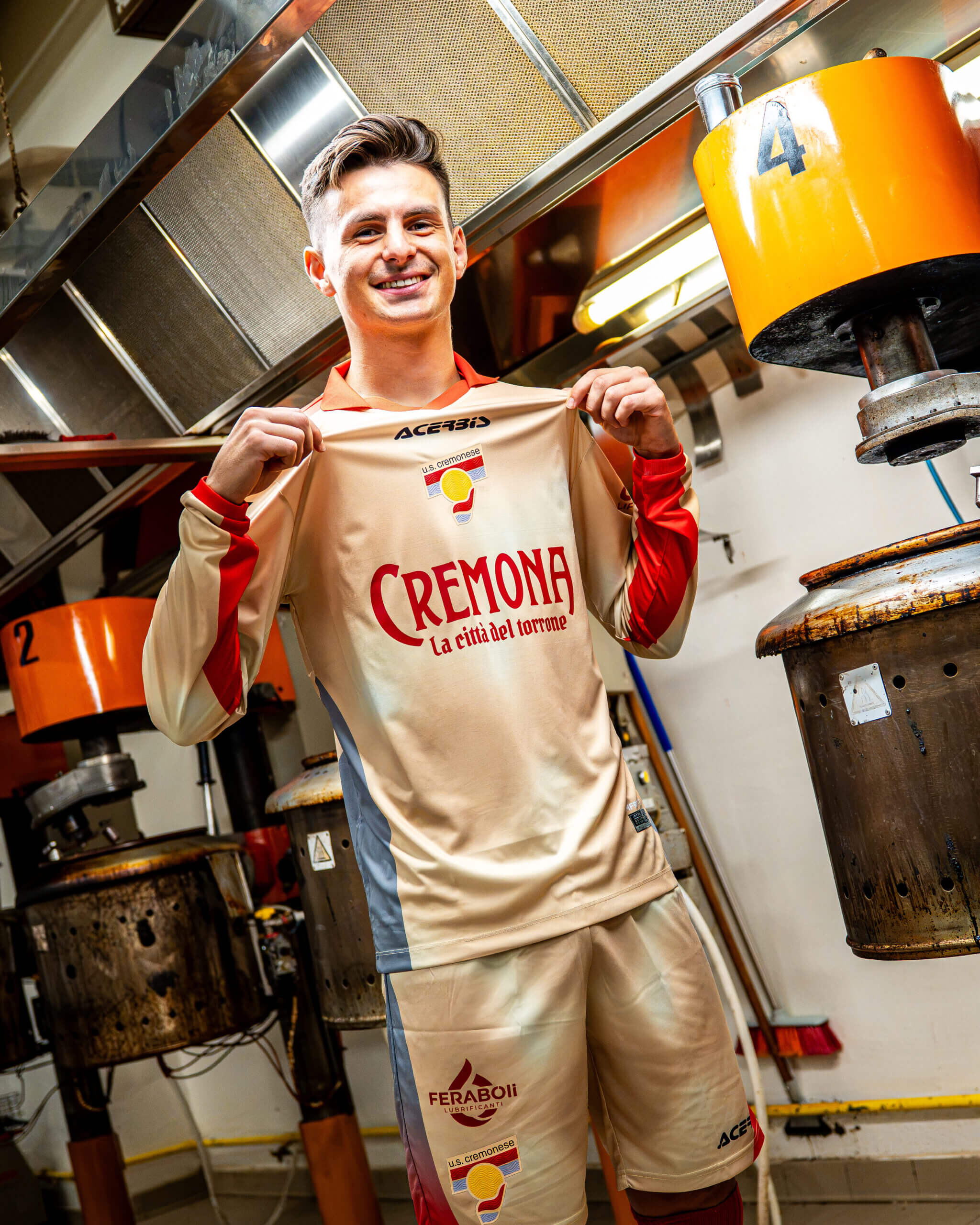 Quarta camisa do Cremonese 2026-2027 Acerbis